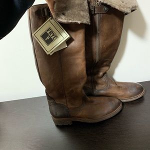 Brand new, never worn Frye womens boots! Have fur on the inside! Leather!